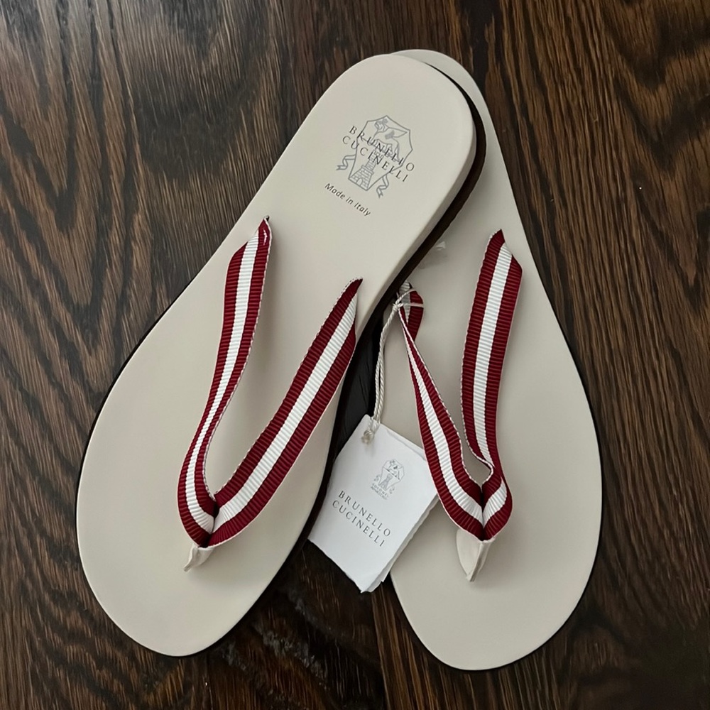 Brunello Cucinelli new with tags in box red and cream men’s flip-flops size 44